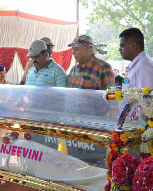 Kannada Kashinath Passes Away, Celebs Pays Condolences Photos | Picture 1559843