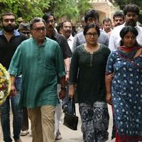 Siva Kumar, Suriya, Karthi Pays Last Respect To Cho Ramaswamy Photos