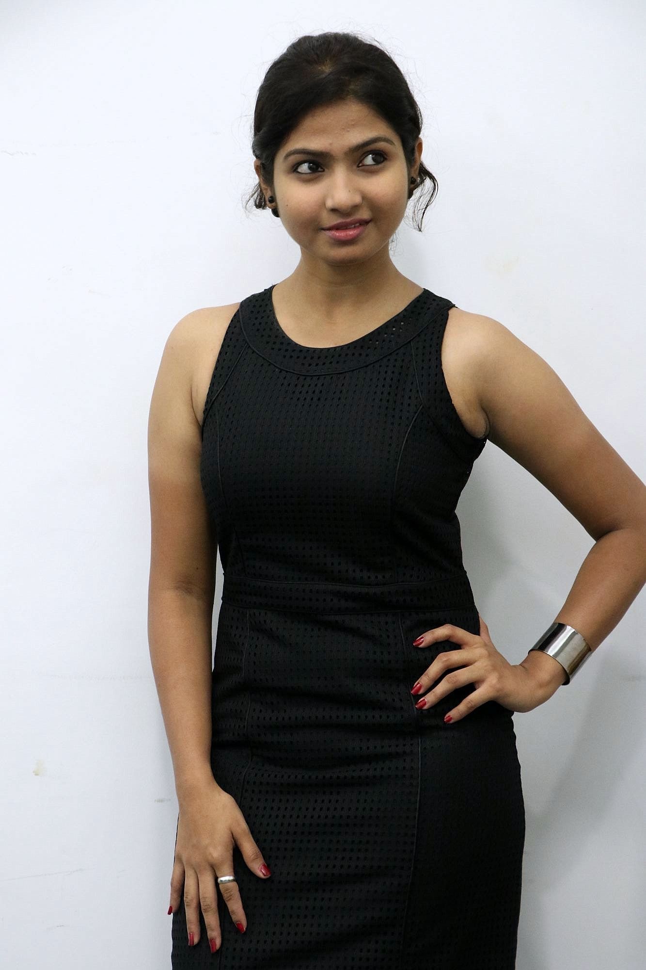 Actress Venba Hot Stills at Palliparuvathile Press Meet | Picture 1492753