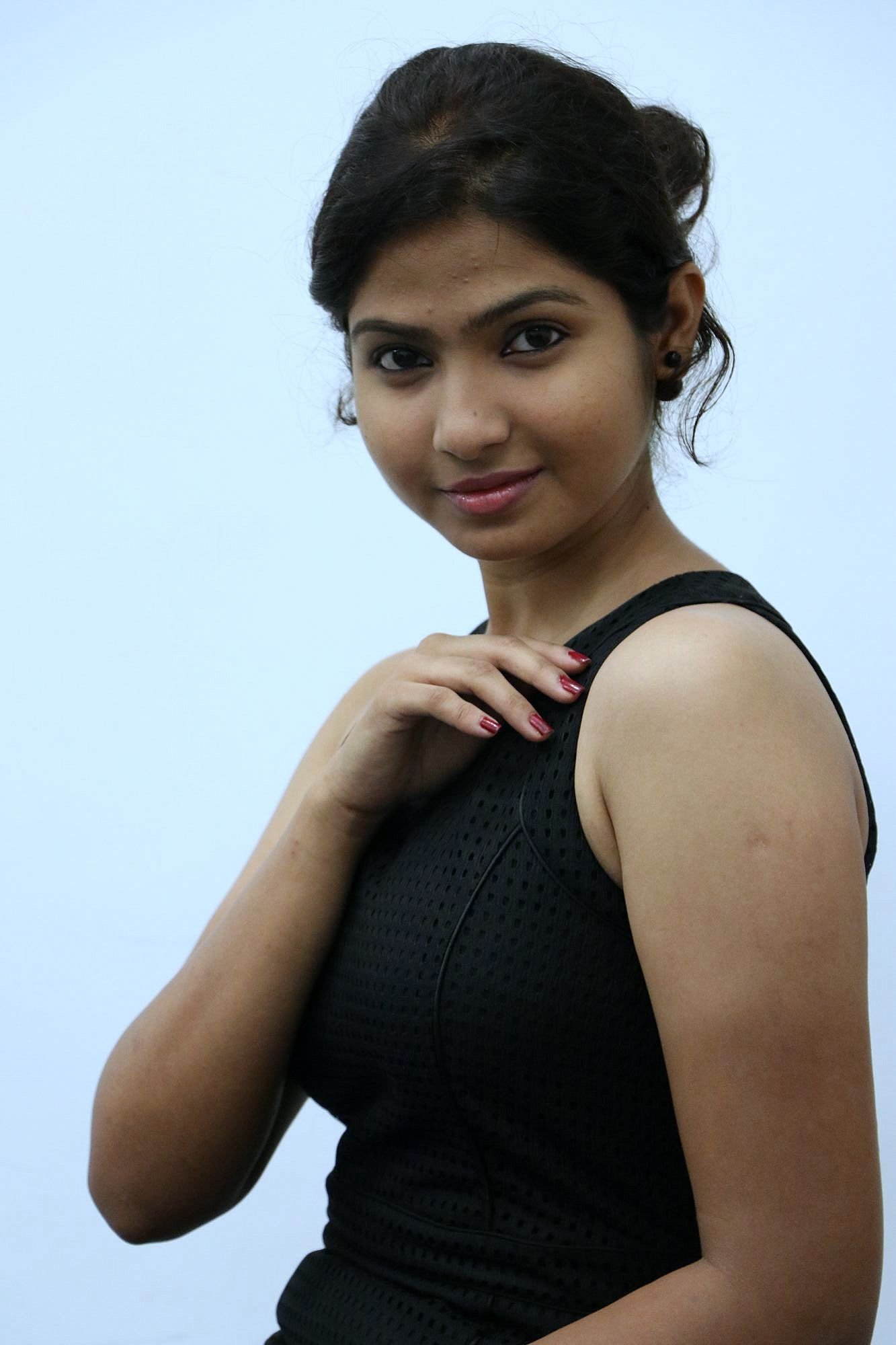 Actress Venba Hot Stills at Palliparuvathile Press Meet | Picture 1492766