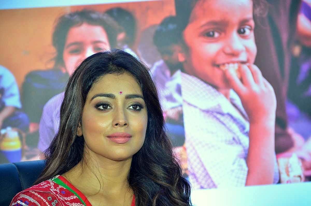 Shriya Saran - Quaker and Smile Foundation's 'Feed A Child' Event Stills | Picture 1493856