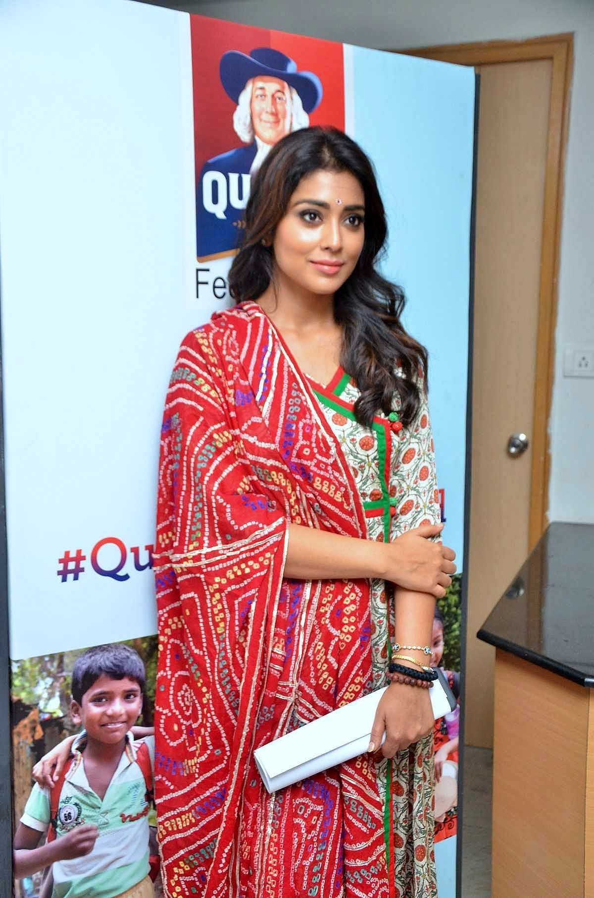 Shriya Saran - Quaker and Smile Foundation's 'Feed A Child' Event Stills | Picture 1493843