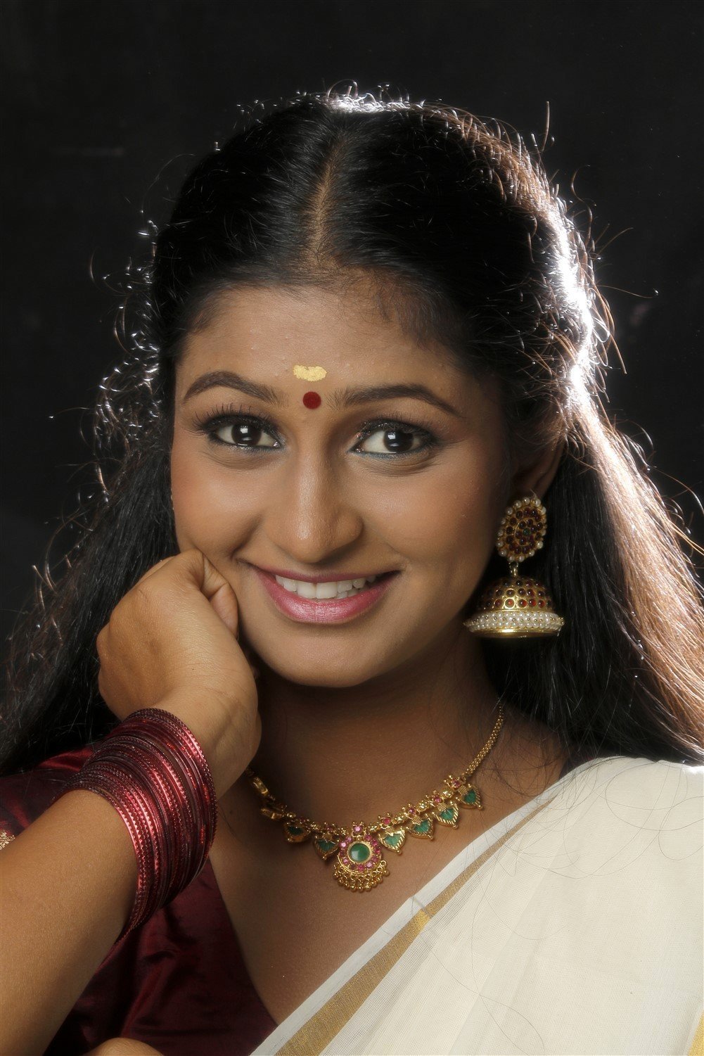 Actress Gayathri Kannan New Photoshoot | Picture 1523514