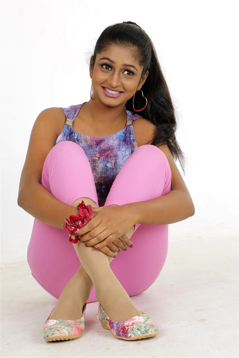 Actress Gayathri Kannan New Photoshoot | Picture 1523504