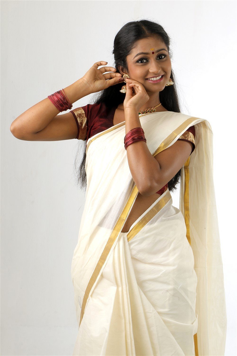 Actress Gayathri Kannan New Photoshoot | Picture 1523513