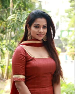 Leesha Eclairs - Eedili Tamil Movie Pooja and Launch Photos | Picture 1551769