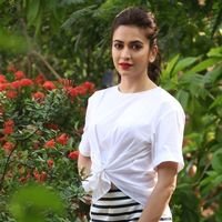 Kriti Kharbanda Poses in Hot Outfit before Bruce Lee Press Meet Photos | Picture 1457052