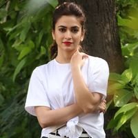 Kriti Kharbanda Poses in Hot Outfit before Bruce Lee Press Meet Photos | Picture 1457038
