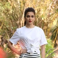 Kriti Kharbanda Poses in Hot Outfit before Bruce Lee Press Meet Photos | Picture 1456999
