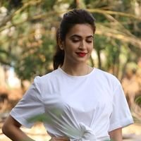 Kriti Kharbanda Poses in Hot Outfit before Bruce Lee Press Meet Photos | Picture 1457008