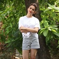 Kriti Kharbanda Poses in Hot Outfit before Bruce Lee Press Meet Photos | Picture 1457046