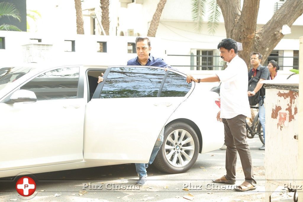 Celebs Paying Last Respects to Actor Chandra Haasan wife Githamani Photos | Picture 1457653