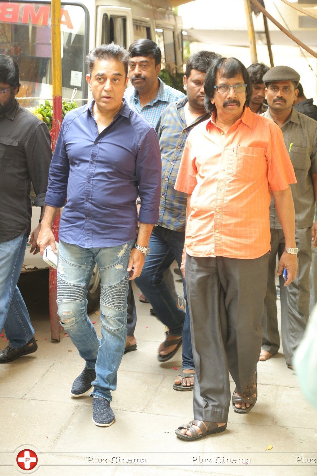 Celebs Paying Last Respects to Actor Chandra Haasan wife Githamani Photos | Picture 1457682