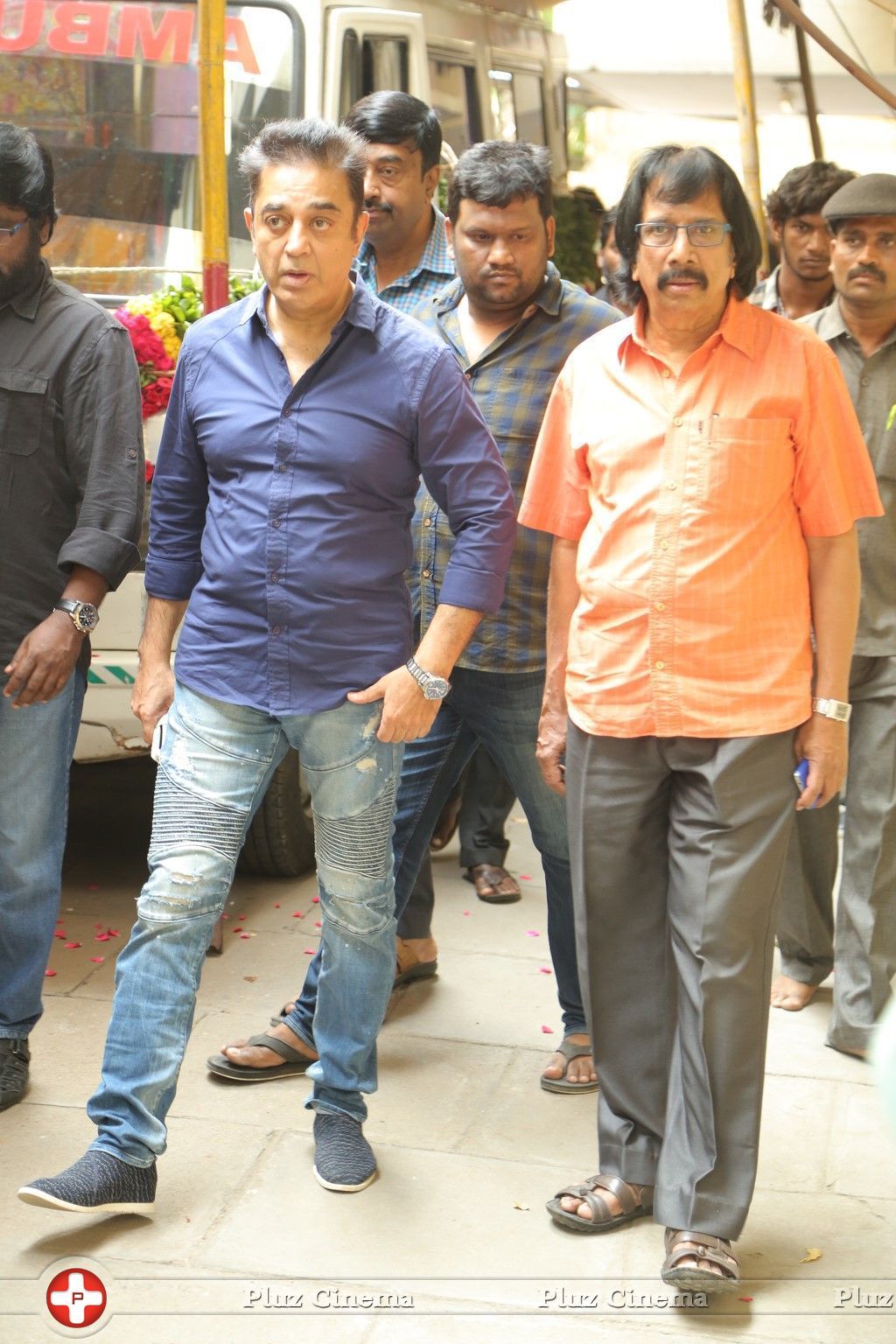 Celebs Paying Last Respects to Actor Chandra Haasan wife Githamani Photos | Picture 1457683