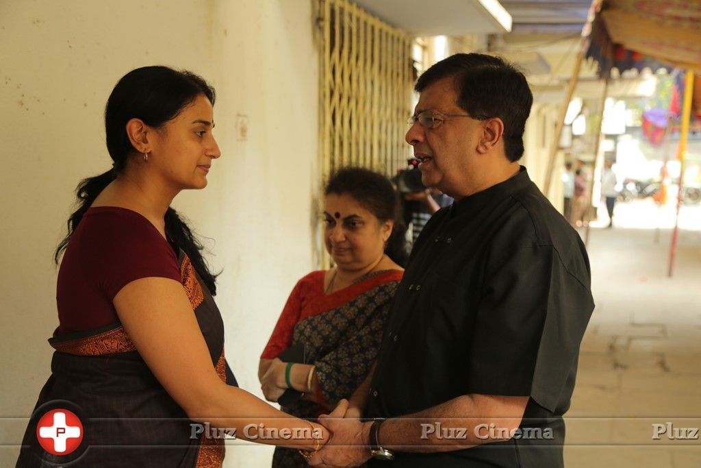 Celebs Paying Last Respects to Actor Chandra Haasan wife Githamani Photos | Picture 1457647