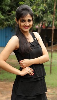 Sonal Singh at Koothan Movie Shooting Spot | Picture 1510109