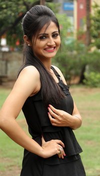 Sonal Singh at Koothan Movie Shooting Spot | Picture 1510116