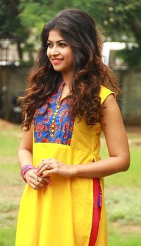 Srijitaa Ghosh at Koothan Movie Shooting Spot | Picture 1510134