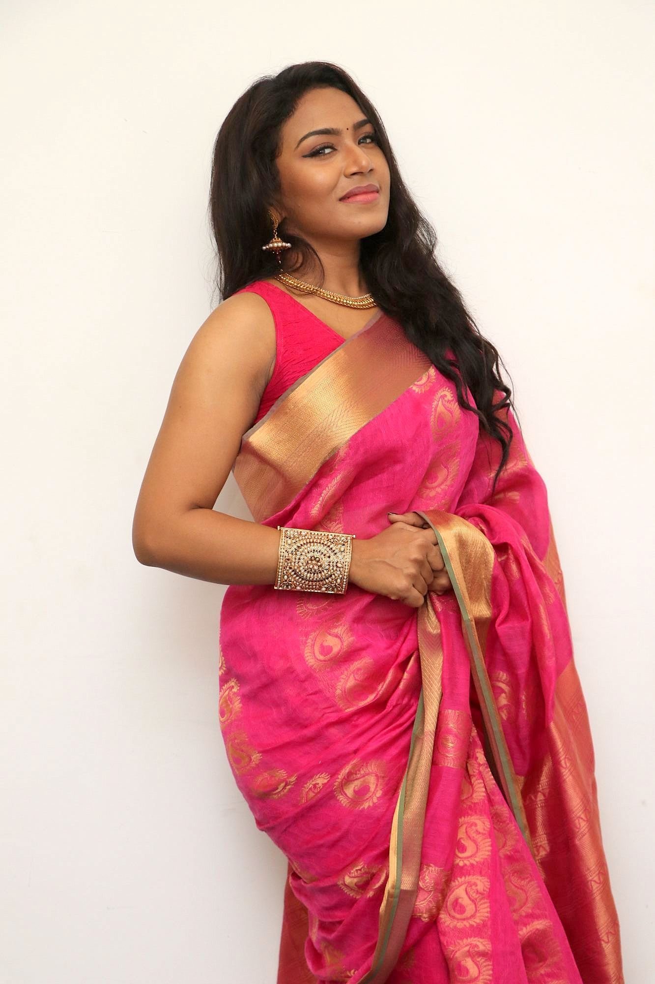 Actress Risha Hot in Sleeveless at Saravanan Irukka Bayamaen Press Meet Photos | Picture 1497075