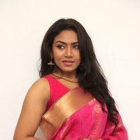 Actress Risha Hot in Sleeveless at Saravanan Irukka Bayamaen Press Meet Photos | Picture 1497073