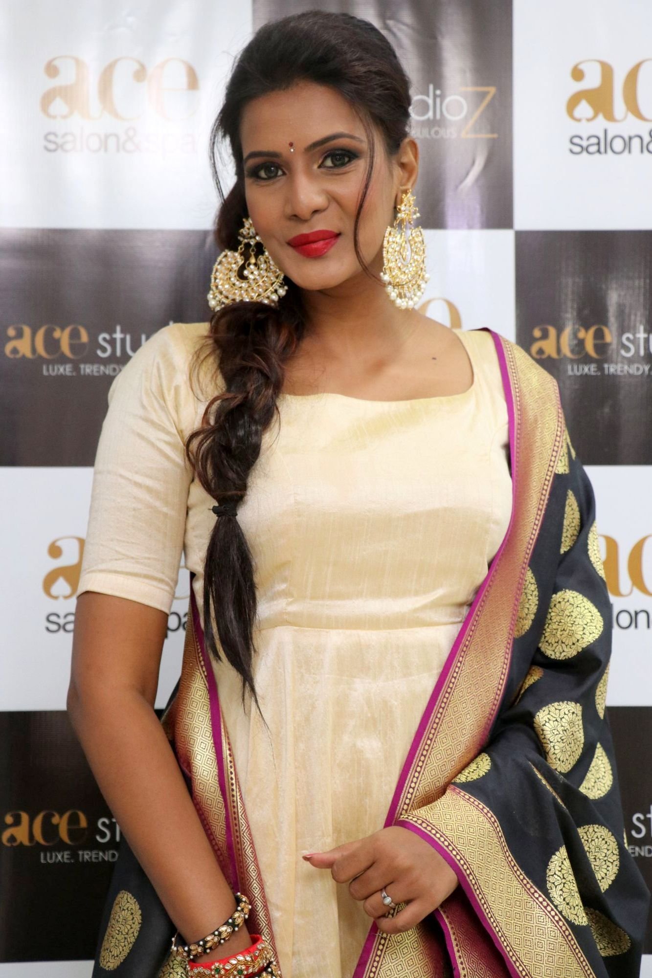 Actress Meera Mithun Launches Ace Salon and Spa in West Mambalam Photos | Picture 1499376