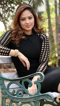 Actress Nikesha Patel Stills at 7 Naatkal Movie Team Interview | Picture 1500979
