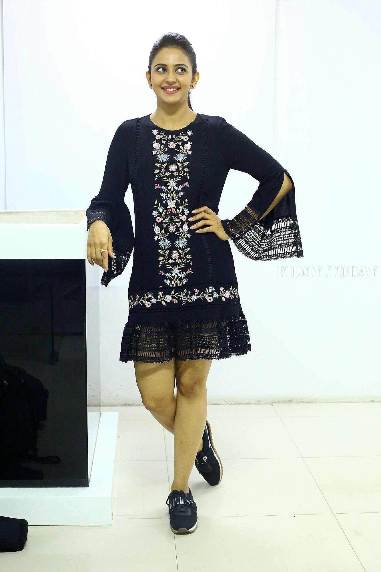 Actress Rakul Preet Singh Photoshoot during Theeran Adhigaram Ondru Team Interview Photos | Picture 1543374