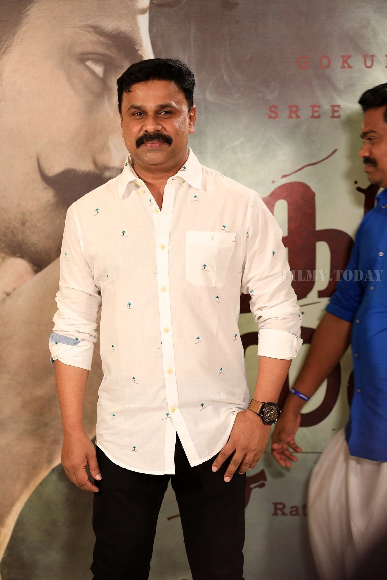 Dileep (Malayalam Actor) - Kammara Sambhavam Movie Premier Show In Chennai Photos | Picture 1578448