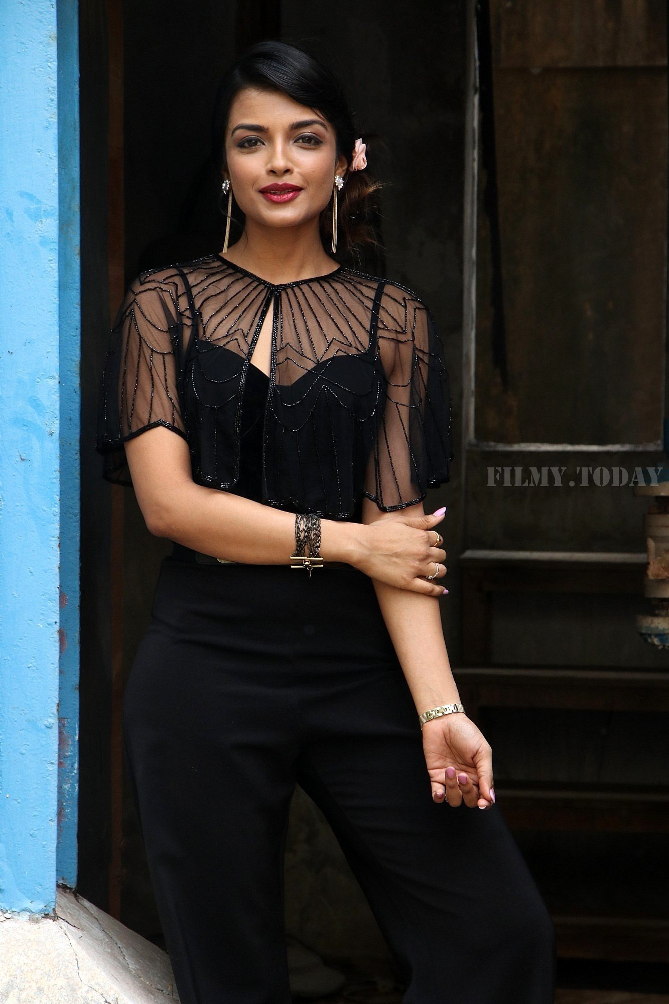 Actress Ashna Zaveri at Nagesh Thiraiyarangam Press Meet Photos | Picture 1564963