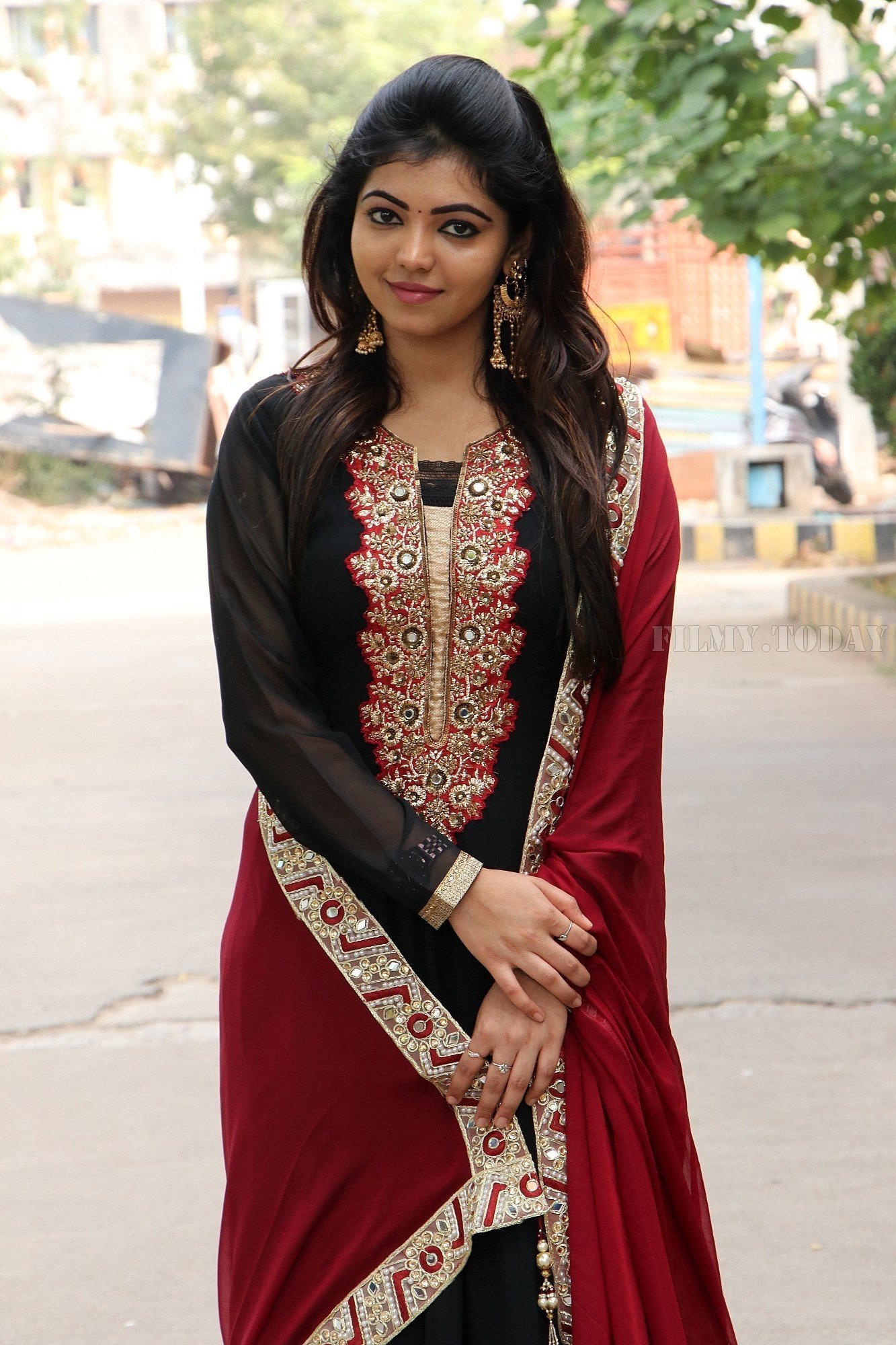 Actress Athulya Ravi at Nagesh Thiraiyarangam Movie Press Meet Photos | Picture 1565060