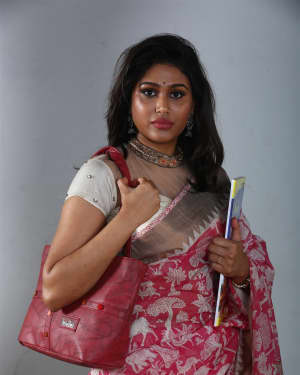 Manisha Yadav - Sandi Muni Tamil Movie Stills | Picture 1600281