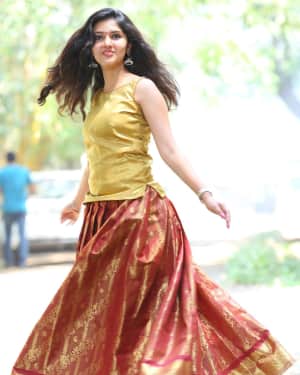 Actress Gayathri Suresh Portfolio Photoshoot | Picture 1525591