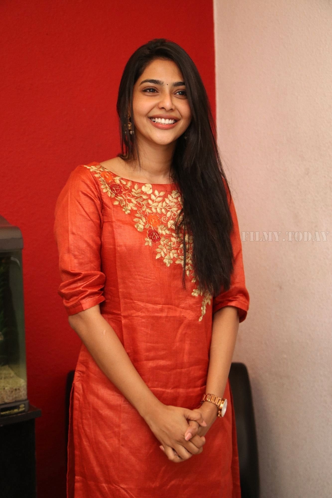 Actress Aishwarya Lekshmi during Njandukalude Nattil Oridavela Press Show Photos | Picture 1525965