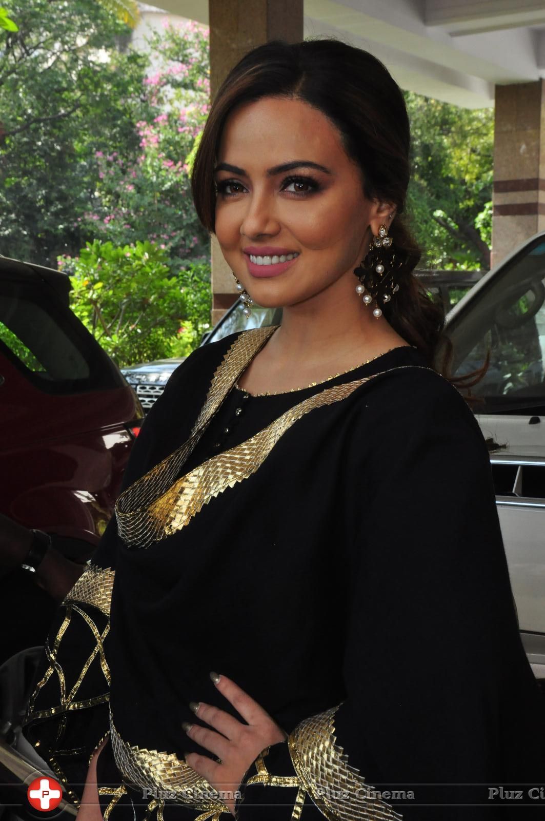 Sana Khan Launches Aakrithi Exibition Photos | Picture 1446517
