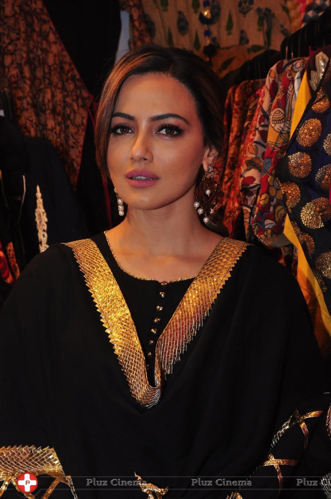 Sana Khan Launches Aakrithi Exibition Photos | Picture 1446502