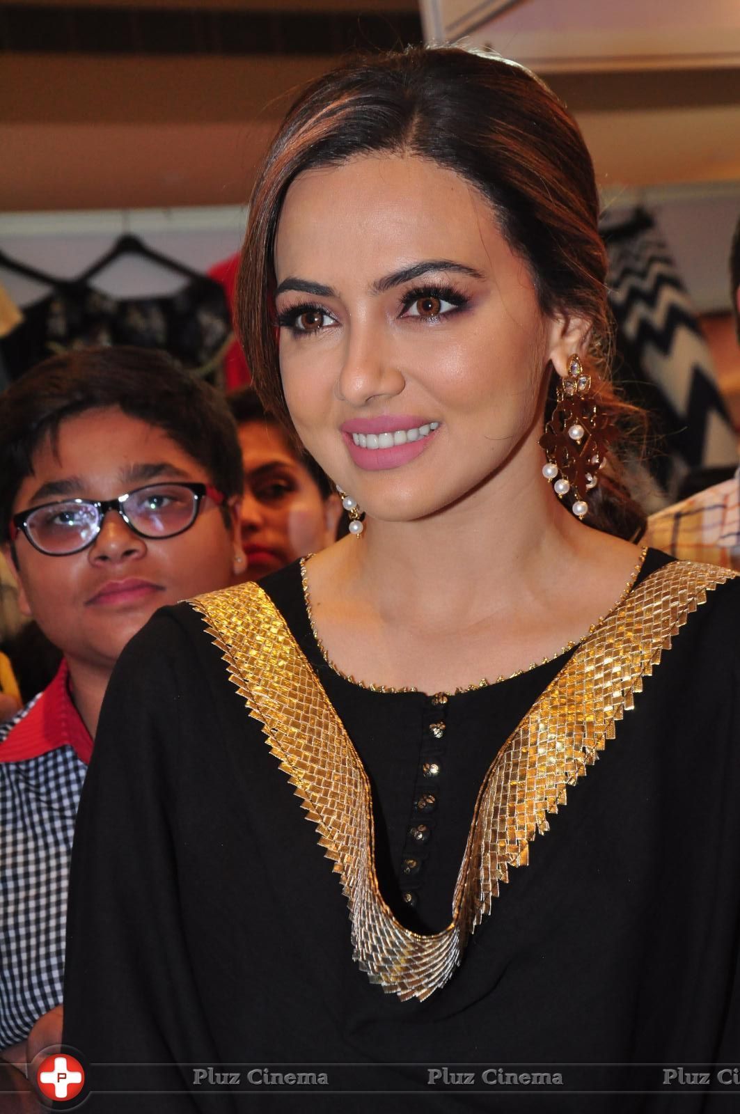 Sana Khan Launches Aakrithi Exibition Photos | Picture 1446484