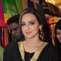Sana Khan Launches Aakrithi Exibition Photos | Picture 1446494