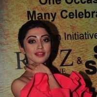 Pranitha at South Scope Life Style Awards 2016 Photos | Picture 1448127