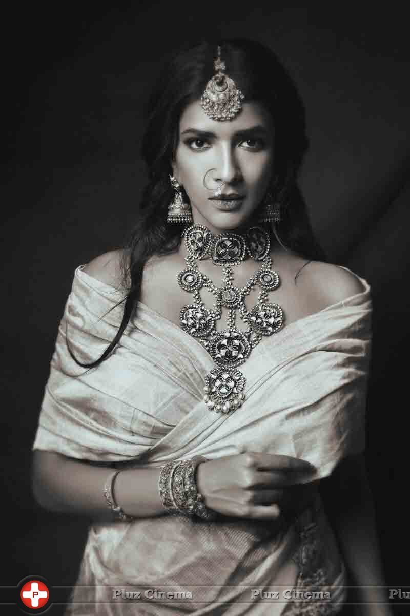 Lakshmi Manchu New PhotoShoot | Picture 1451974