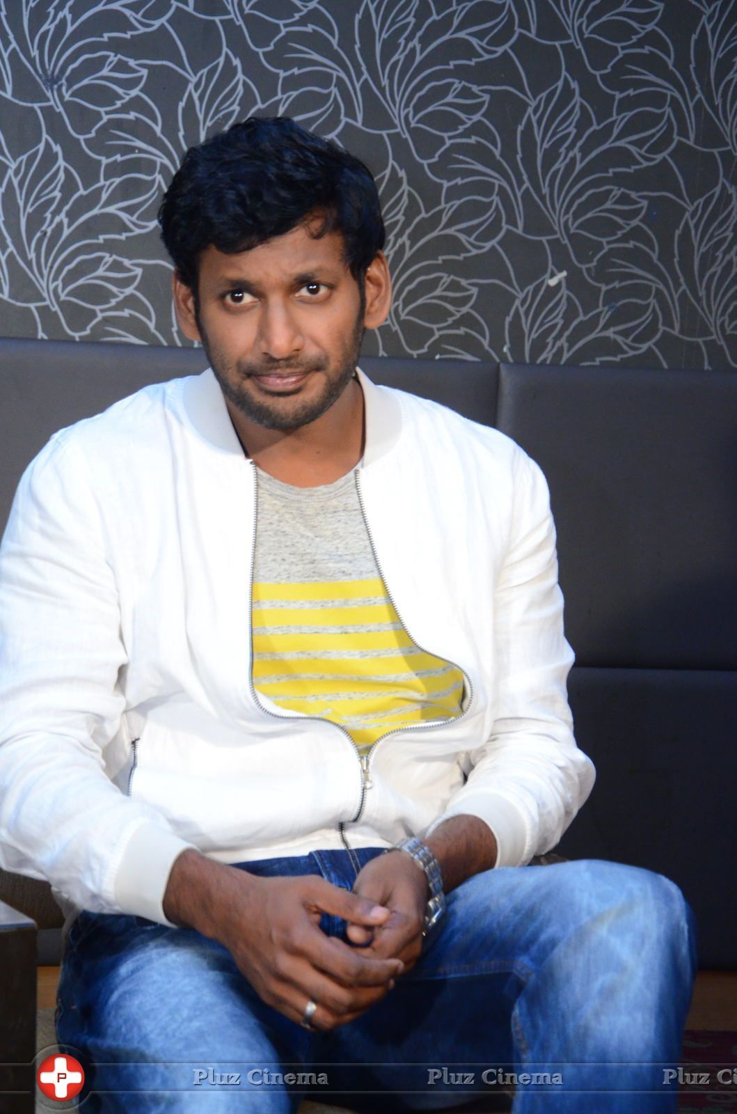 Vishal Interview About Okkadochadu For Christmas Photos | Picture 1453983