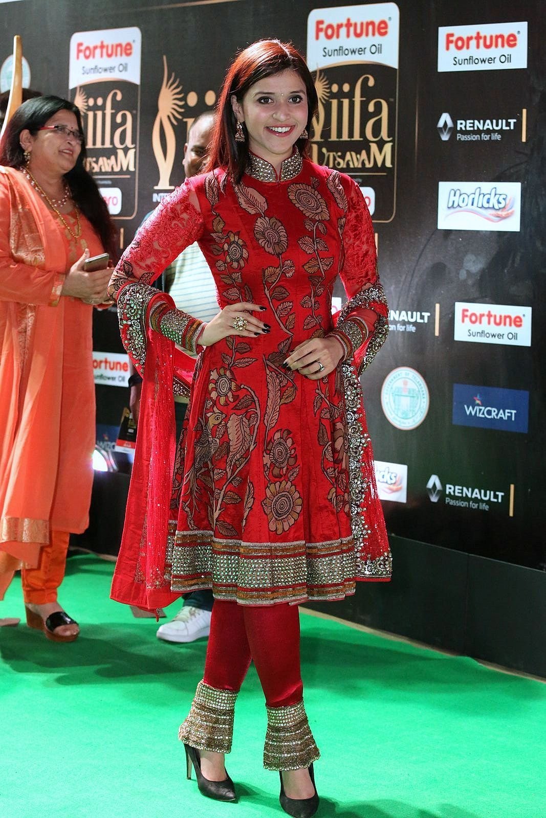 Mannara Chopra at IIFA Utsavam Awards 2017 Photos | Picture 1490180