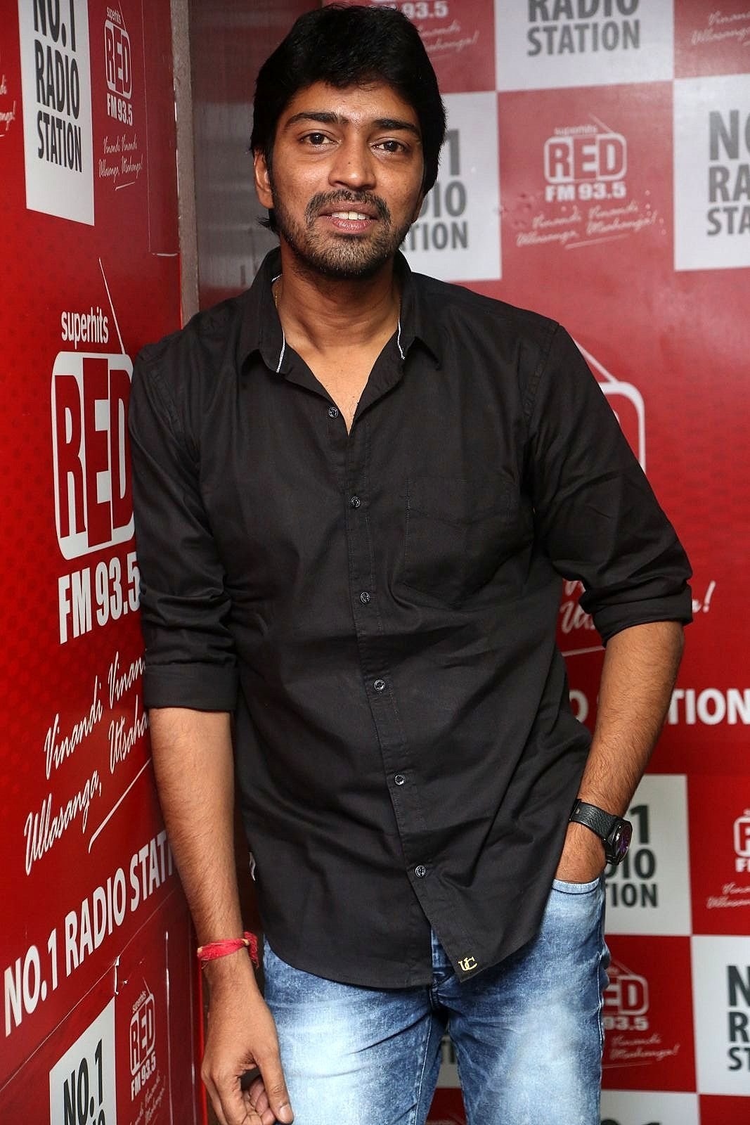 Allari Naresh Stills during Meda Meeda Abbayi Song Launch at Red FM  | Picture 1521949