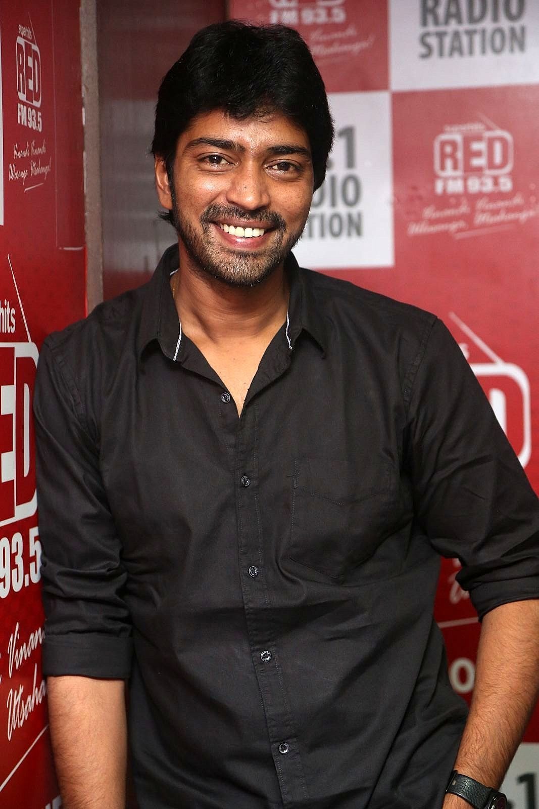 Allari Naresh Stills during Meda Meeda Abbayi Song Launch at Red FM  | Picture 1521950