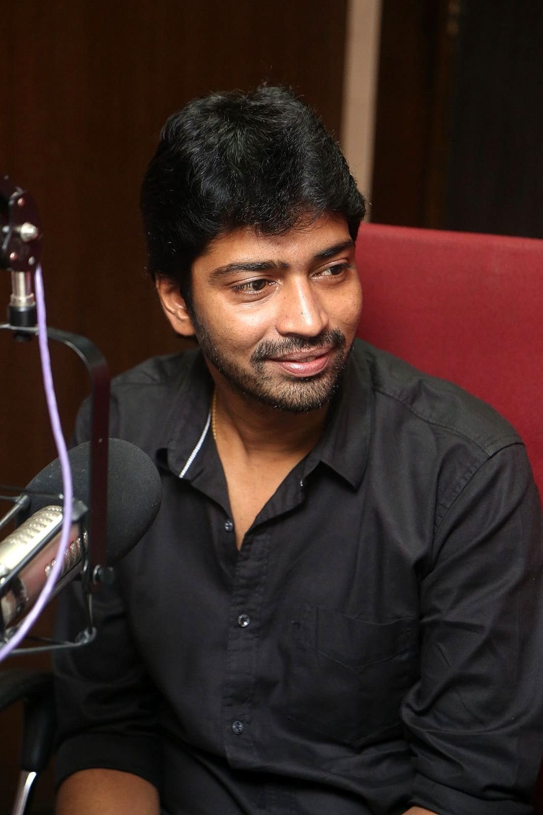 Allari Naresh Stills during Meda Meeda Abbayi Song Launch at Red FM  | Picture 1521942