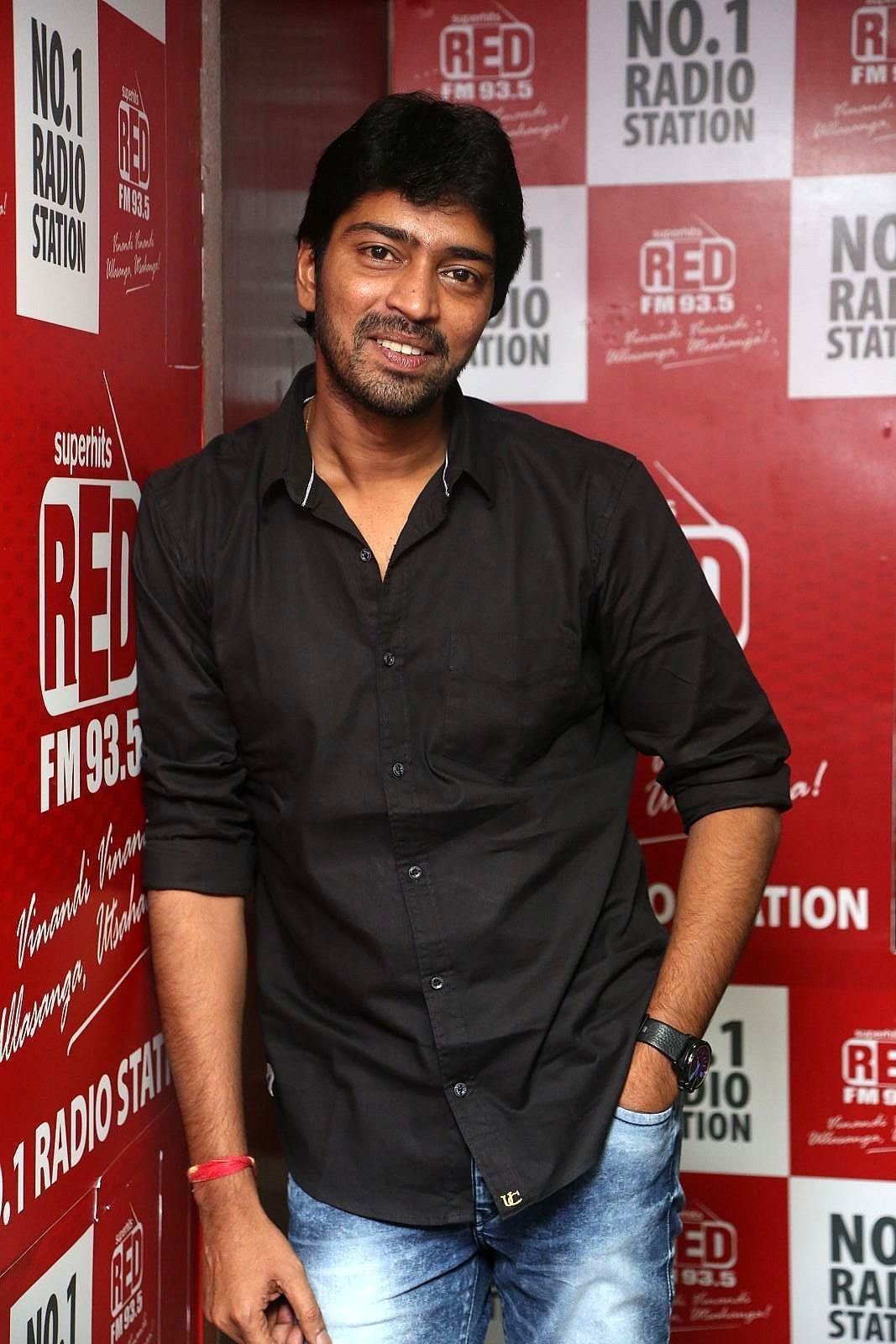 Allari Naresh Stills during Meda Meeda Abbayi Song Launch at Red FM  | Picture 1521951