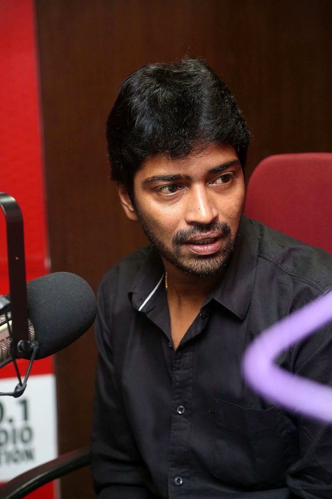 Allari Naresh Stills during Meda Meeda Abbayi Song Launch at Red FM  | Picture 1521944