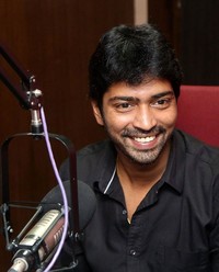 Allari Naresh Stills during Meda Meeda Abbayi Song Launch at Red FM  | Picture 1521941