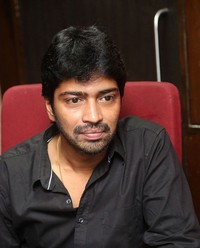Allari Naresh Stills during Meda Meeda Abbayi Song Launch at Red FM  | Picture 1521940