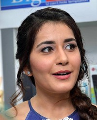 Raashi Khanna launches Big C Mobile Store in Guntur Photos | Picture 1522278