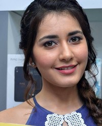 Raashi Khanna launches Big C Mobile Store in Guntur Photos | Picture 1522275